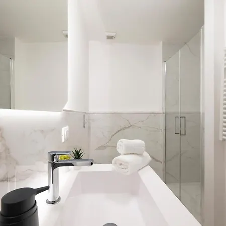 10' From The Sea, Modern In The Center * Cagliari