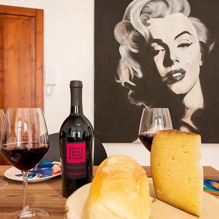 10' From The Sea, Modern In The Center Appartement