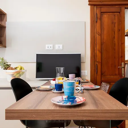 10' From The Sea, Modern In The Center Appartement *