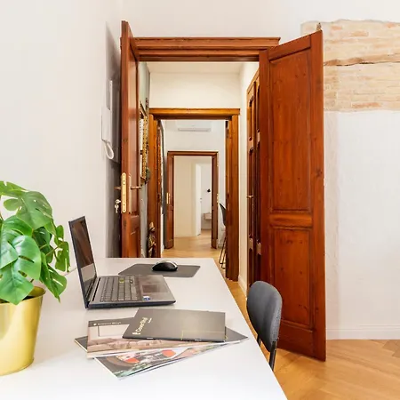 10' From The Sea, Modern In The Center Appartement *